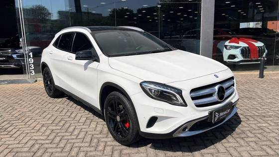 MERCEDES-BENZ GLA 250 2.0 16V TURBO GASOLINA ENDURO 4P AUTOMÁTICO MERCEDES-BENZ GLA 250 2.0 16V TURBO GASOLINA ENDURO 4P AUTOMÁTICO